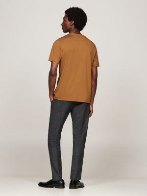 t-shirt à logo et col ras-du-cou marron pour hommes tommy hilfiger