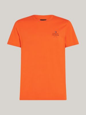 camiseta de cuello redondo con logo naranja de hombres tommy hilfiger