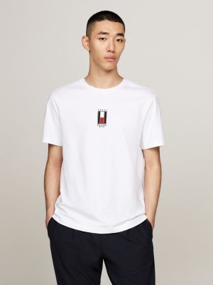 t-shirt à drapeau vertical brodé white pour hommes tommy hilfiger