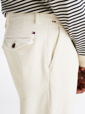 weiß harlem tapered leg fit cord-chinos mit stretch für herren - tommy hilfiger