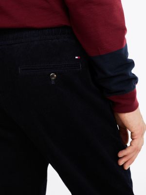 pantalón chino de pana con pernera cónica azul de hombres tommy hilfiger