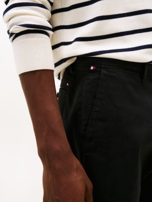 zwart harlem tapered chino van satijn voor heren - tommy hilfiger