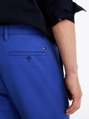 pantalón chino cónico de satén harlem azul de hombres tommy hilfiger