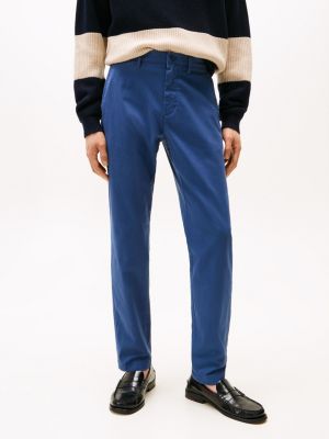 pantaloni chino harlem affusolati in rasatello blu da uomini tommy hilfiger