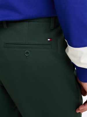 pantalón chino cónico de satén harlem verde de hombres tommy hilfiger