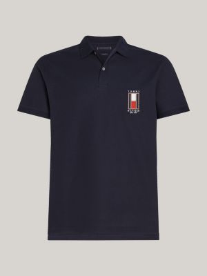 polo regular fit con logo verticale blu da uomini tommy hilfiger