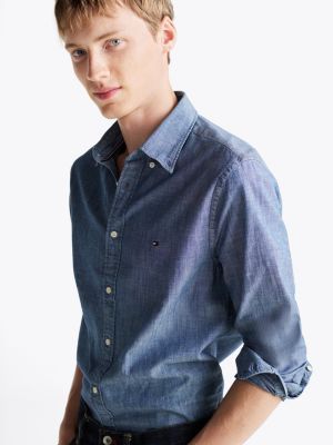 chemise coupe standard en chambray bleu pour hommes tommy hilfiger