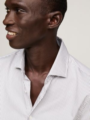 chemise ajustée smart casual en popeline gris pour hommes tommy hilfiger