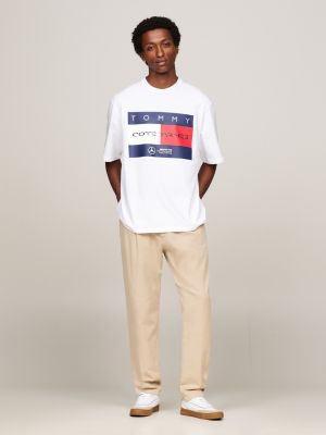 wit tommy x mercedes f1 x cr t-shirt met vlaglogo voor heren - tommy hilfiger