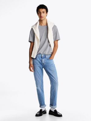 t-shirt à col ras-du-cou et drapeau brodé gris pour hommes tommy hilfiger