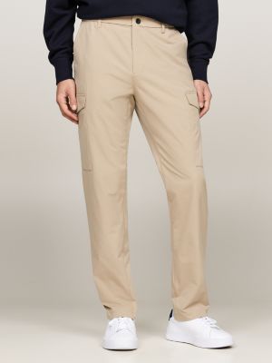 pantalón cargo harlem con pernera cónica beige de hombres tommy hilfiger