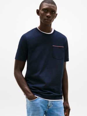 blue t-shirt met opgestikte zak en signature-tape voor heren - tommy hilfiger