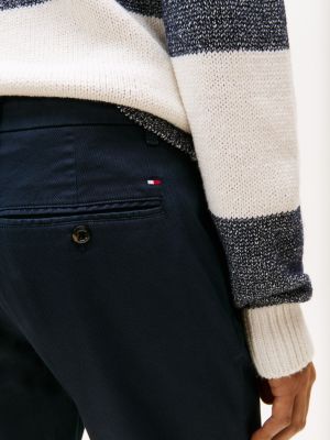 pantalón chino bleecker de corte slim azul de hombres tommy hilfiger