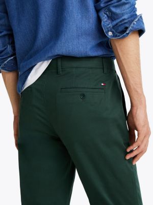 pantalón chino denton con pernera recta verde de hombres tommy hilfiger