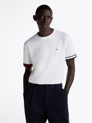 white t-shirt mit global-streifen an den bündchen für herren - tommy hilfiger