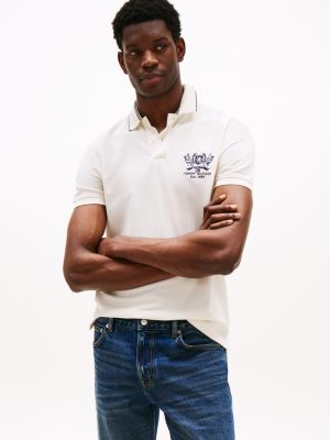 white regular fit poloshirt mit wappen-stickerei für herren - tommy hilfiger