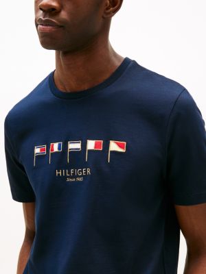 t-shirt à col ras-du-cou et multi-drapeaux bleu pour hommes tommy hilfiger