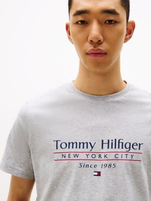 t-shirt à col ras-du-cou et logo gris pour hommes tommy hilfiger