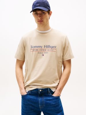 t-shirt à col ras-du-cou et logo beige pour hommes tommy hilfiger