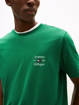 camiseta de cuello redondo con logo verde de hombres tommy hilfiger