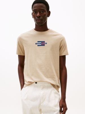 beige t-shirt met print en vlaglogo voor heren - tommy hilfiger