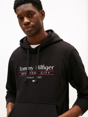 sudadera con capucha y logo negro de hombres tommy hilfiger