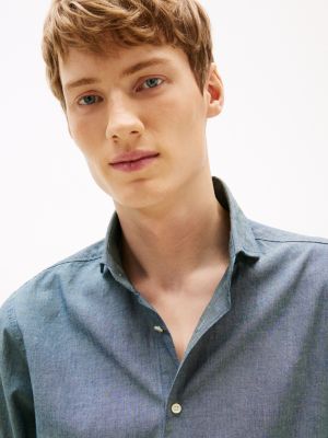 chemise ajustée smart casual en chambray bleu pour hommes tommy hilfiger