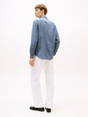chemise ajustée smart casual en chambray bleu pour hommes tommy hilfiger