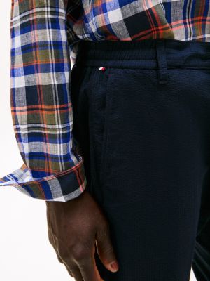 blauw harlem relaxed fit chino van seersucker voor heren - tommy hilfiger