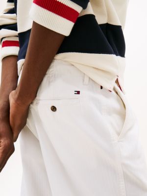 weiß murray tapered leg fit chinos mit fischgrätmuster für herren - tommy hilfiger