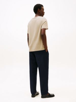 t-shirt à col ras-du-cou beige pour hommes tommy hilfiger