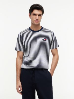t-shirt à rayures et écusson drapeau ondulé blue pour hommes tommy hilfiger