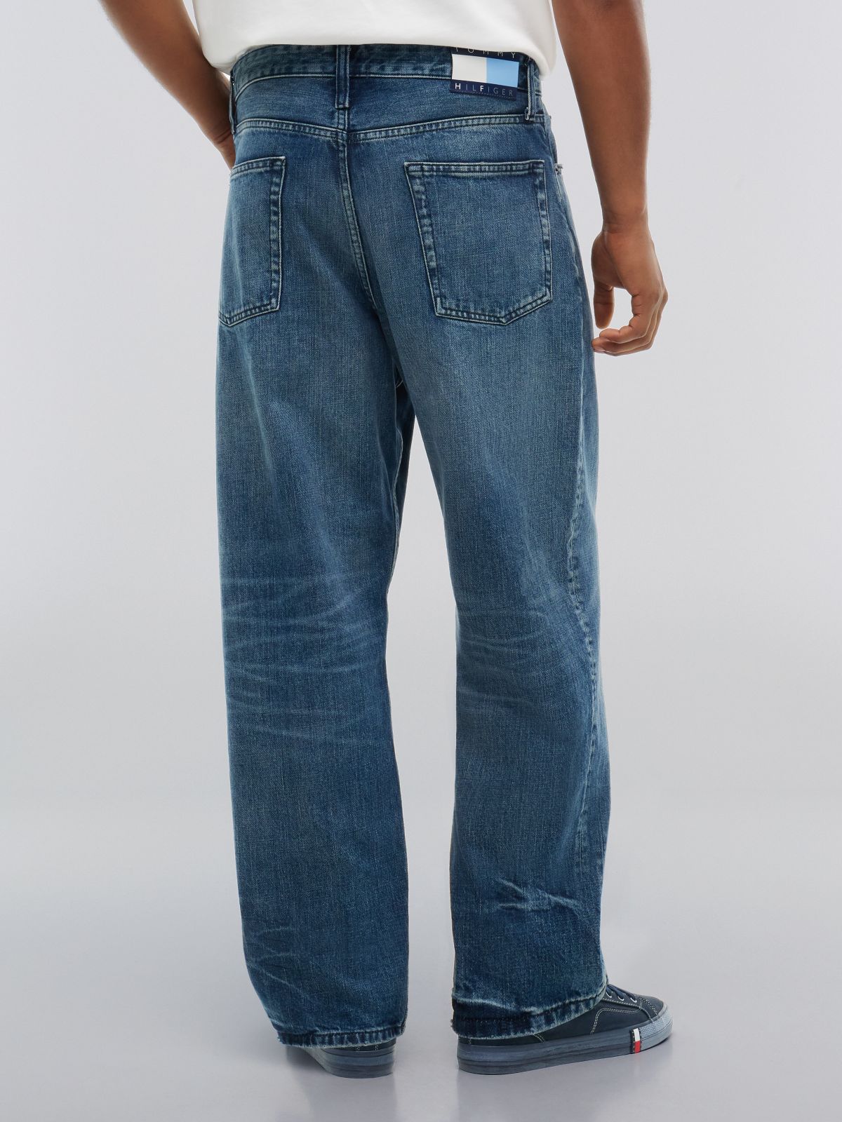 Tommy Hilfiger x FRGMT Relaxed Ankle Jeans — Denim