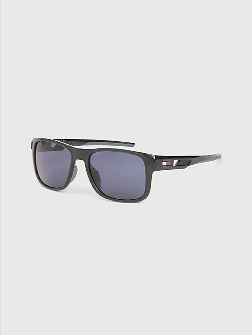 grau rechteckige sonnenbrille mit flag-detail für herren - tommy hilfiger