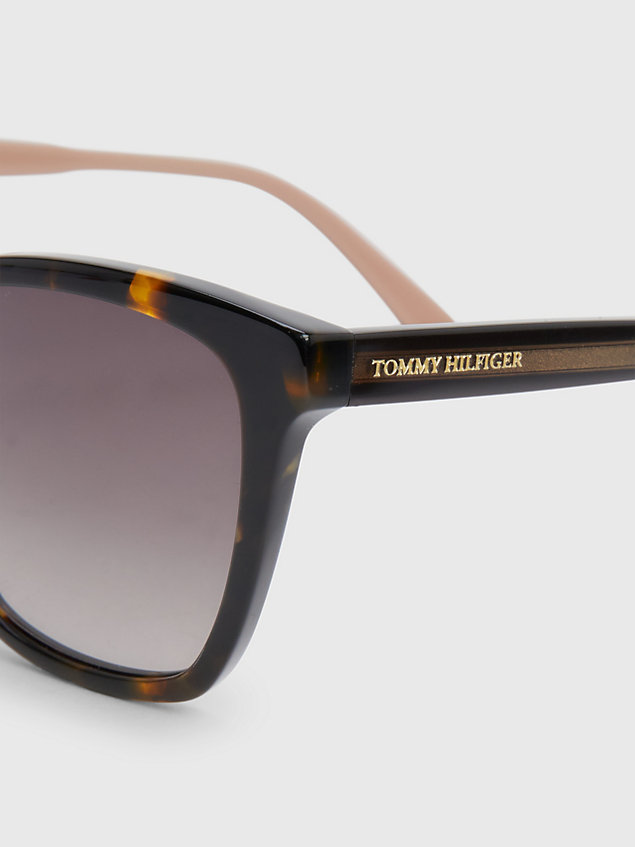 brown oversized cat-eye sunglasses for women tommy hilfiger