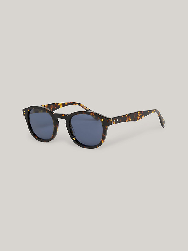 brown ovale sonnenbrille mit nietendetails für herren - tommy hilfiger
