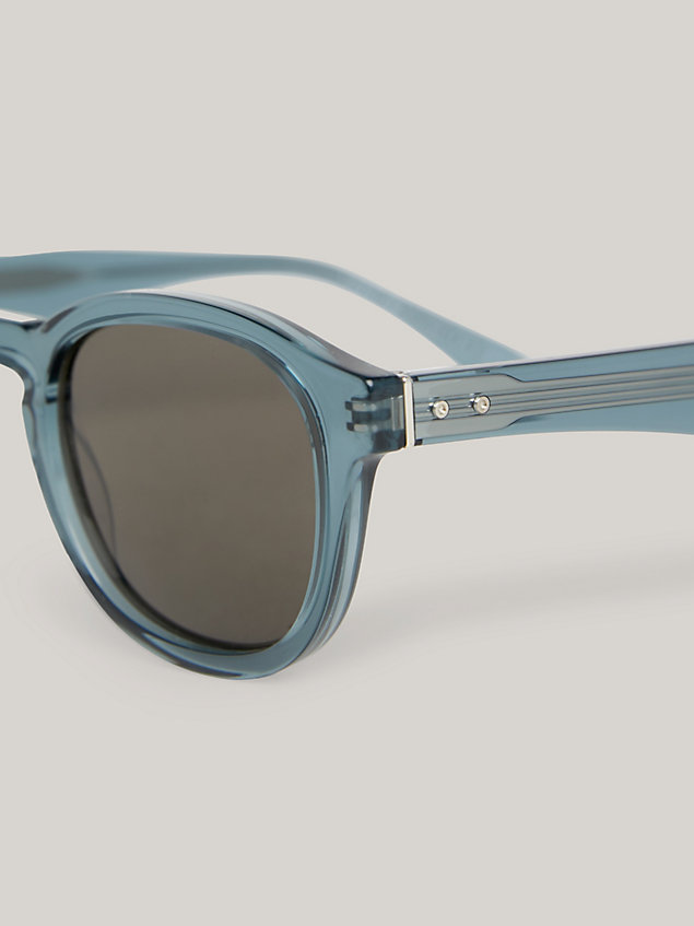 blue ovale sonnenbrille mit nietendetails für herren - tommy hilfiger