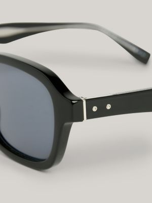black rechteckige sonnenbrille mit nietendetails für herren - tommy hilfiger