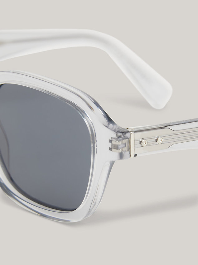 grey rechteckige sonnenbrille mit nietendetails für herren - tommy hilfiger