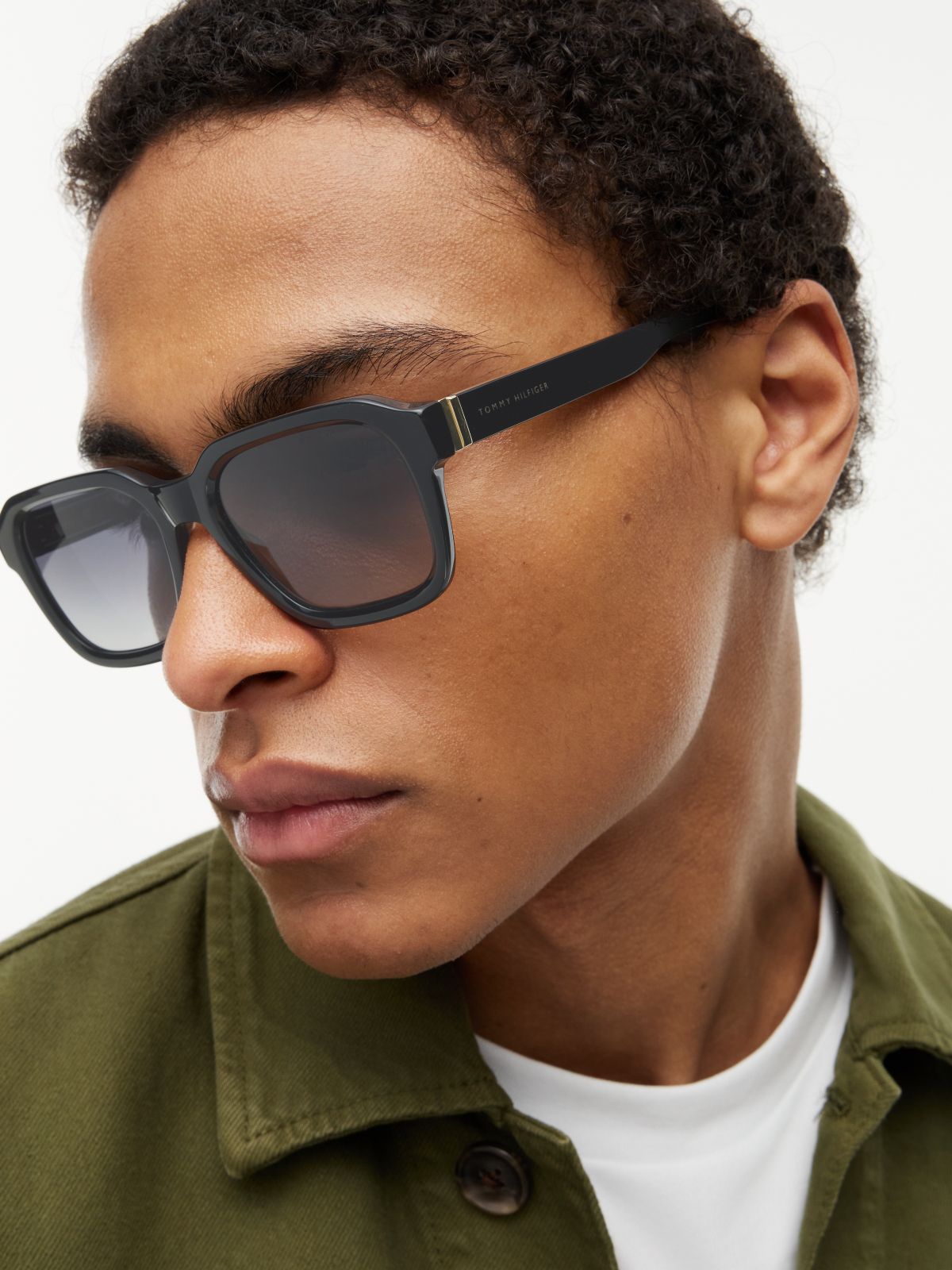 Signature Tip Square Sunglasses — Black