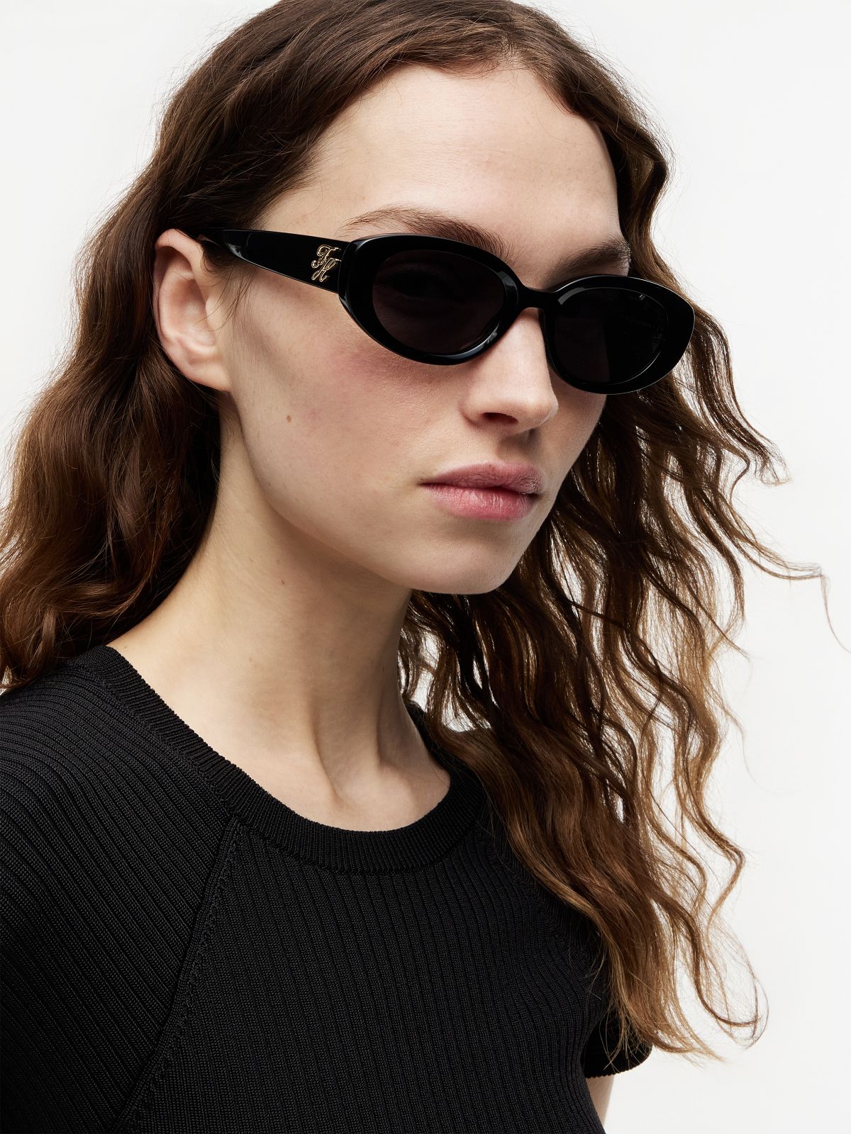 Logo Plaque Oval Sunglasses — Black