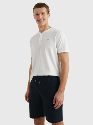 t-shirt 1985 collection con collo henley bianco da uomo tommy hilfiger