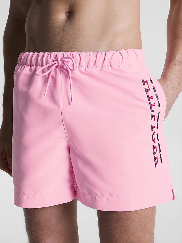 short de bain mi-long à logo hilfiger pink pour hommes tommy hilfiger
