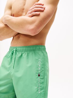 grün original mittellange badeshorts mit tunnelzug für herren - tommy hilfiger