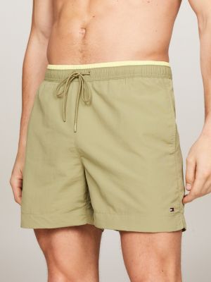 green th essential mittellange badeshorts für herren - tommy hilfiger