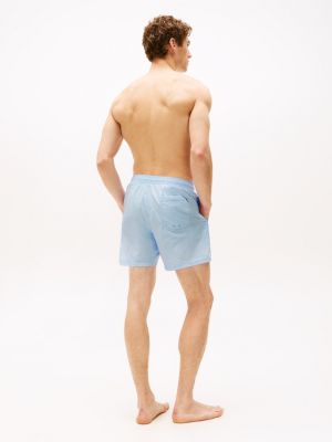 blau essential mittellange badeshorts für herren - tommy hilfiger