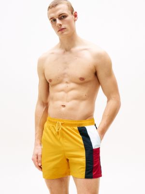 multi hilfiger flag mittellange slim fit badeshorts für herren - tommy hilfiger