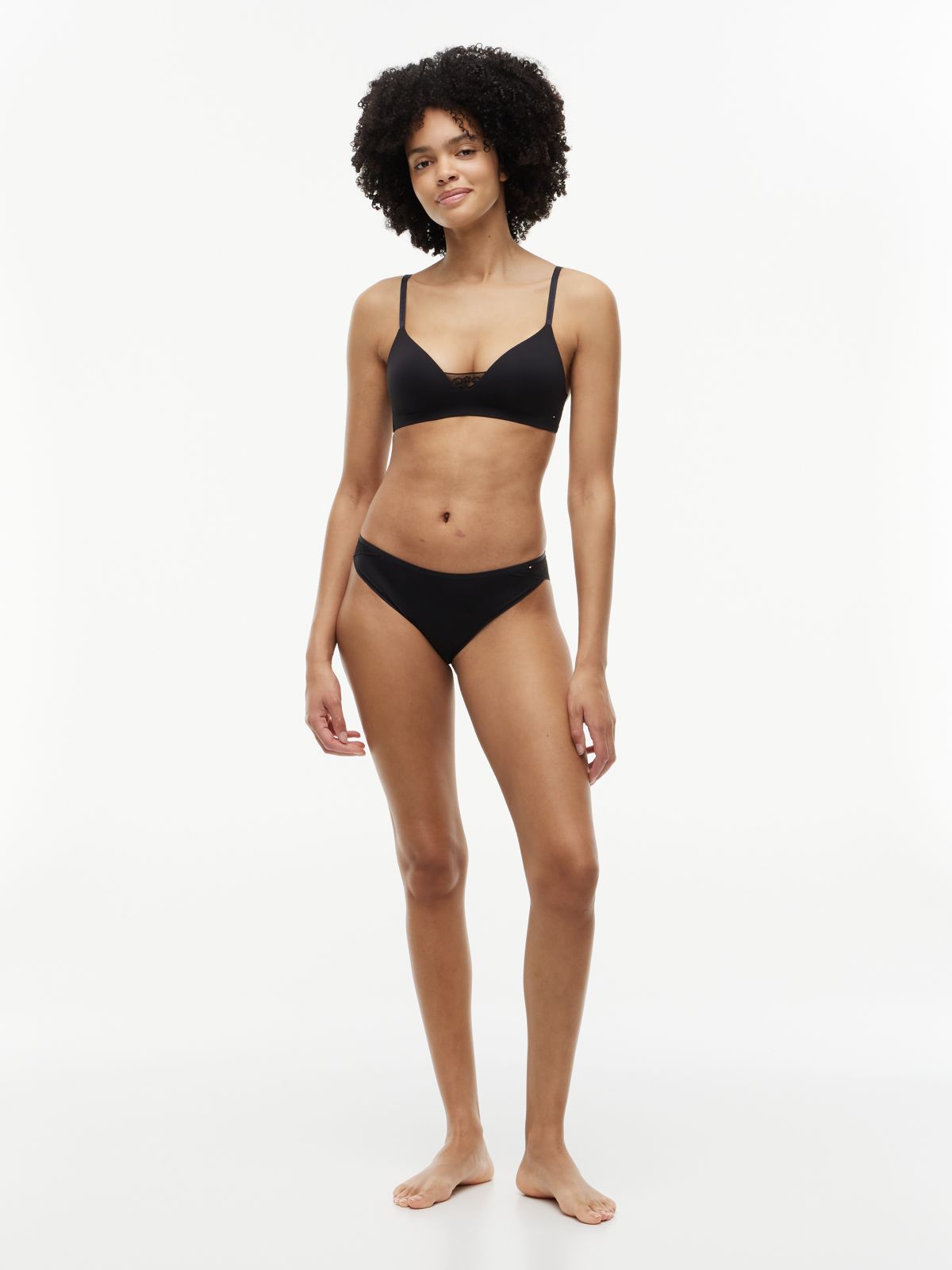 Floral Lace Underwired Lightly Lined Bra — Black