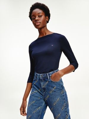 what is a boat neck shirt