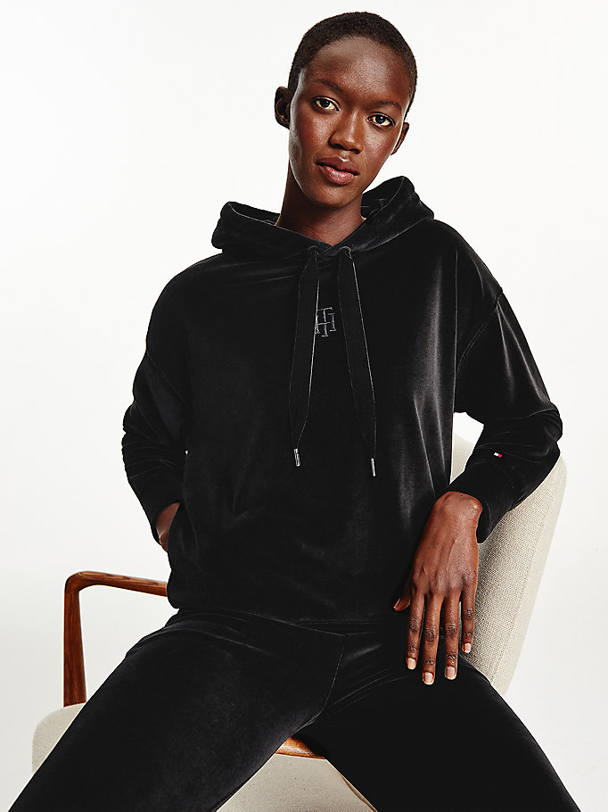 schwarz relaxed fit samt-hoodie mit monogramm für women - tommy hilfiger